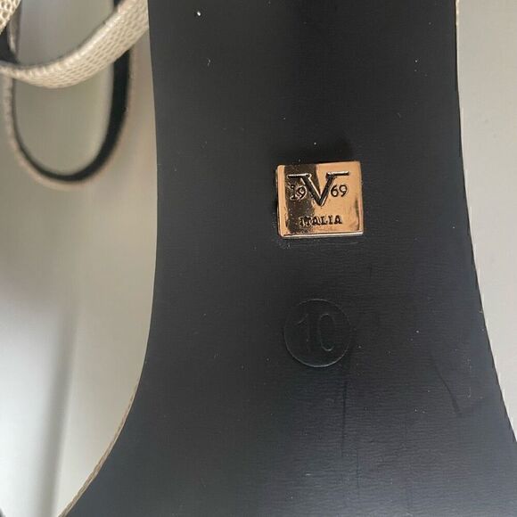 Italia 1969 Versace Nude Textured Ankle Strap Heels Sandals Size 10 Pointy Toe - Picture 9 of 10